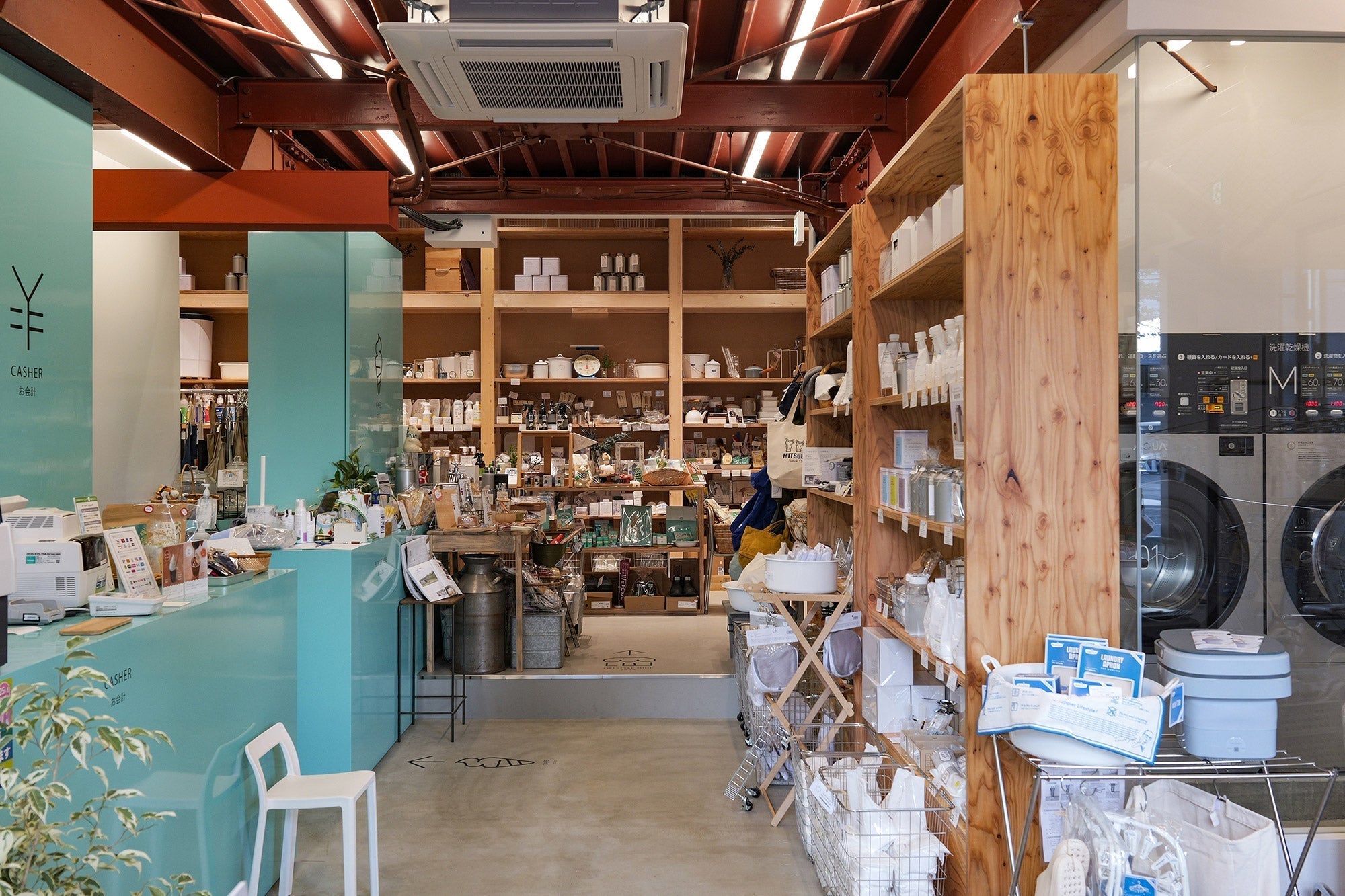 とみおかクリーニング w/ CAFE & LAUNDRY 札幌本店