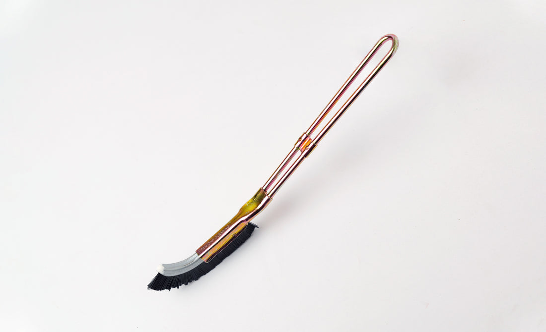 Laundry brush